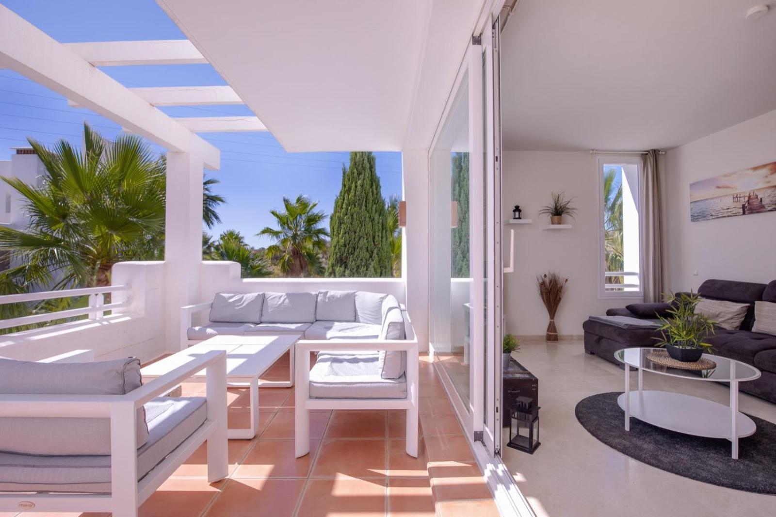 Апартаменти Alcazaba Lagoon Estepona Golf Екстер'єр фото