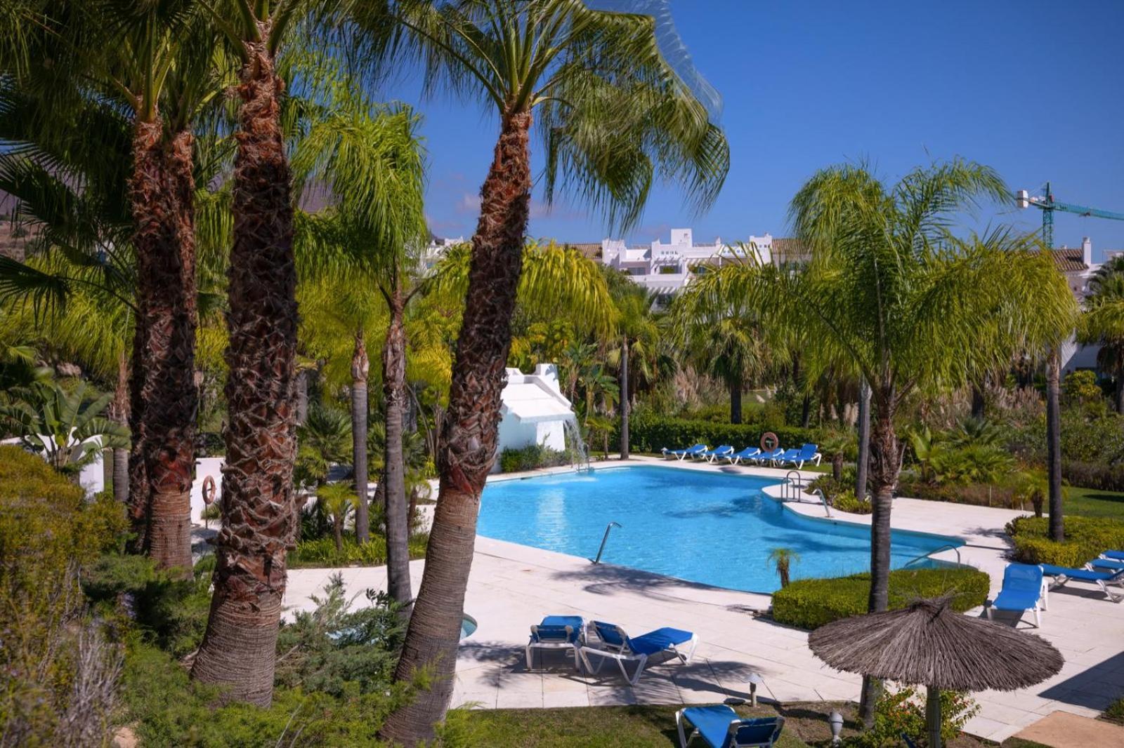 Апартаменти Alcazaba Lagoon Estepona Golf Екстер'єр фото